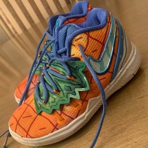 Nike Kylie 5 “spongebob - pineapple house”